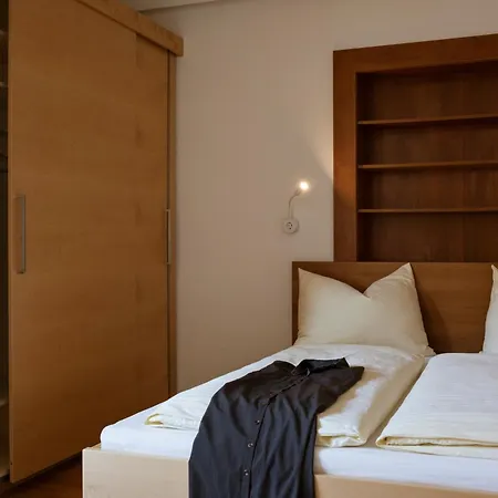 P24 Apartment *